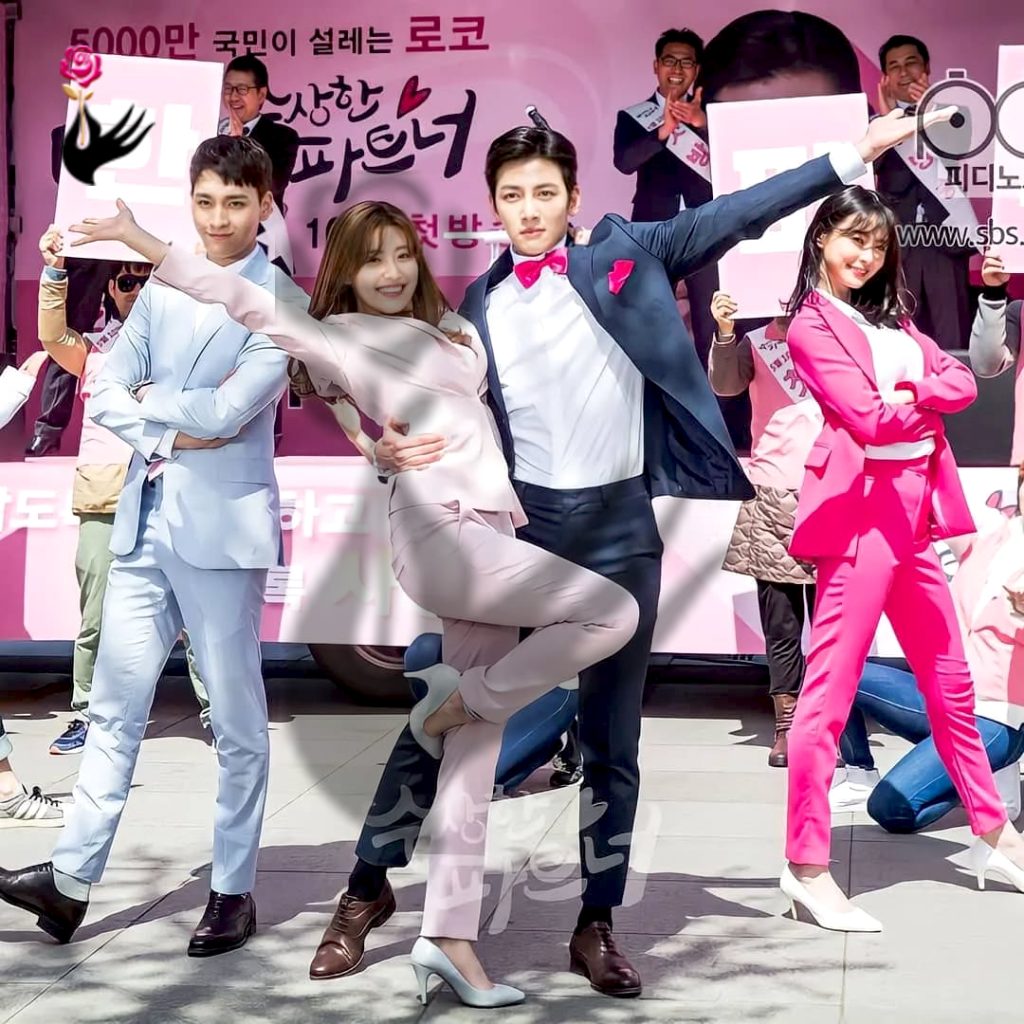 Hommage émouvant au casting d'un drama inoubliable